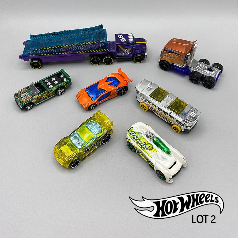 Hot Wheels Diecast Toy Cars & Trucks (Lot #2)